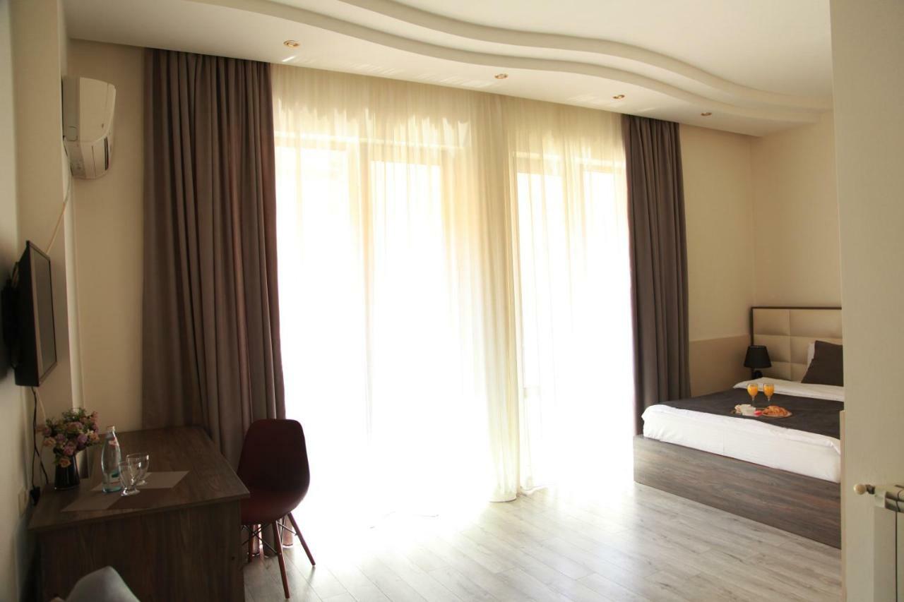 Hotel Rio Tbilisi Esterno foto